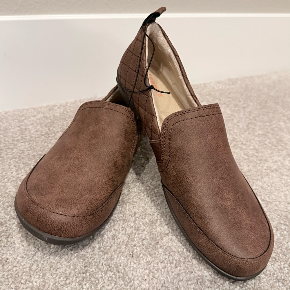 NWB JSport Lisa women’s brown casual comfy slip on shoes size 9